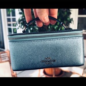 💙 COACH Metallic Sky Blue Vanity Case (F37568)